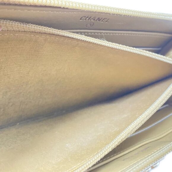 Auth CHANEL Boy Chanel/V Stitch (Chevron) - Beige Lambskin Long Wallet - Picture 4 of 10